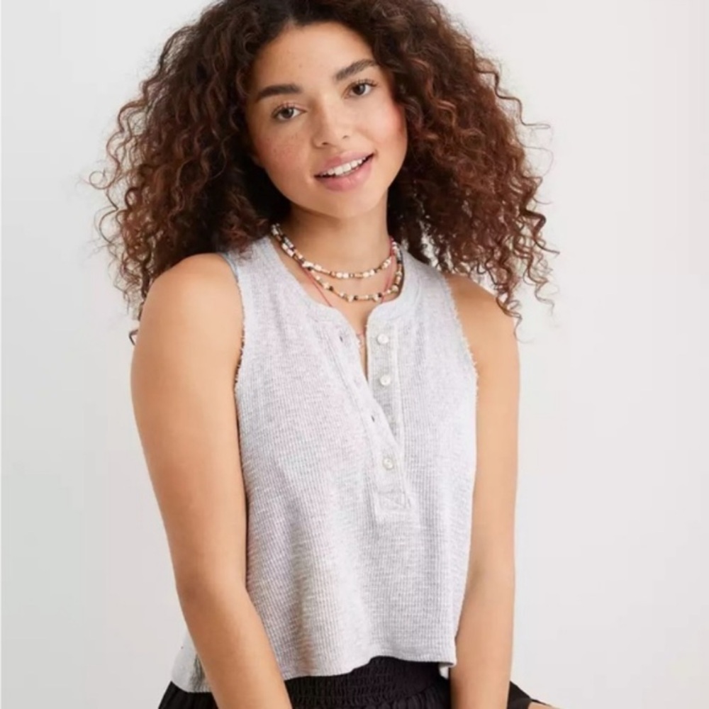 NWT Aerie Sunspun Waffle Cropped Light Gray Henley Tank Top
